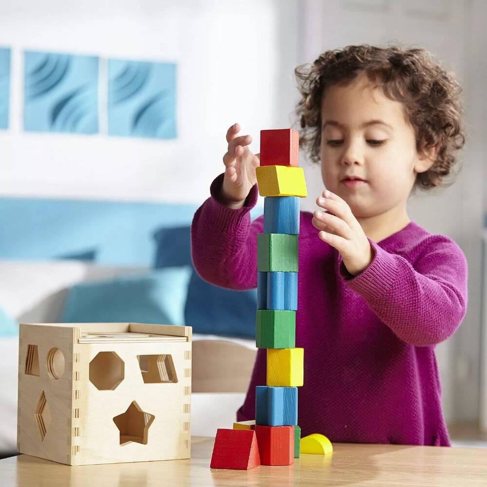 NWT Melissa & Doug Shape Sorting Cube